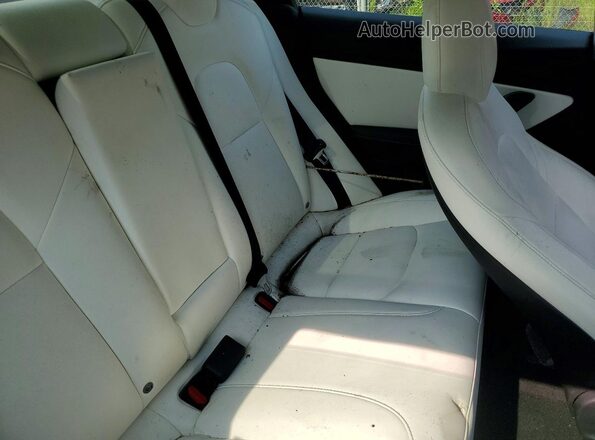 5YJ3E1EA4KF486614 2019 TESLA MODEL 3 White Rear interior view