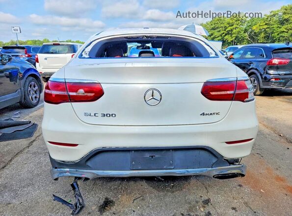 WDC0J4KB4HF212728 2017 MERCEDES-BENZ GLC-CLASS White Front interior view