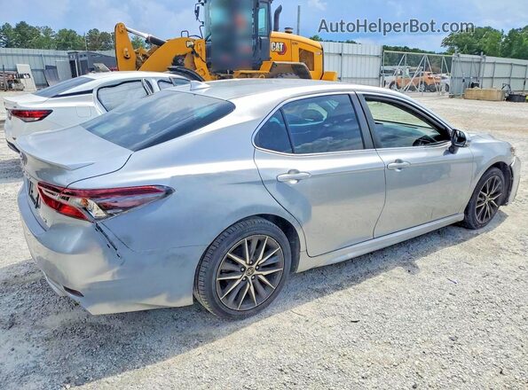 4T1G11AK9NU713041 2022 TOYOTA CAMRY Silver Delantero derecho