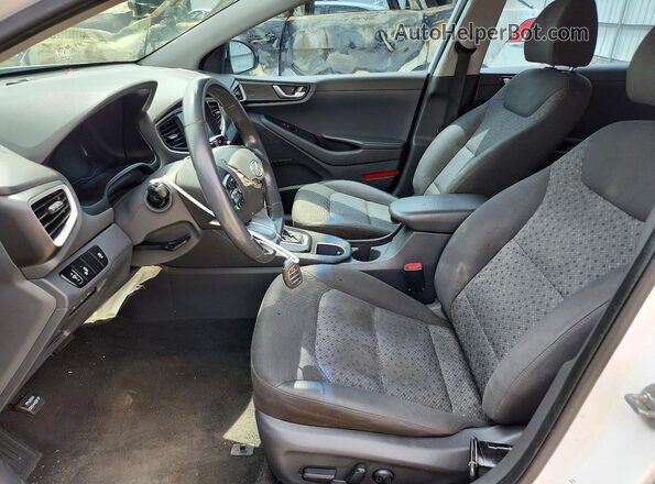 KMHC75LC1HU048327 2017 HYUNDAI IONIQ White Widok deski rozdzielczej