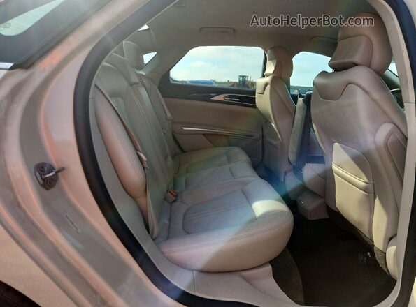 3LN6L2G92GR624941 2016 LINCOLN MKZ Tan Вид задньої частини салону