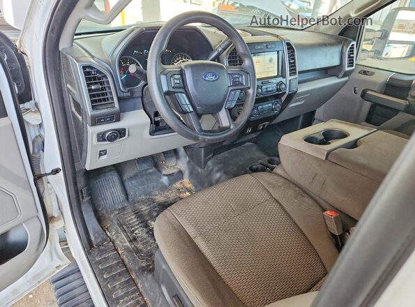 1FTNF1C59KKC25560 2019 FORD F150 Белый Вид щитка приборов