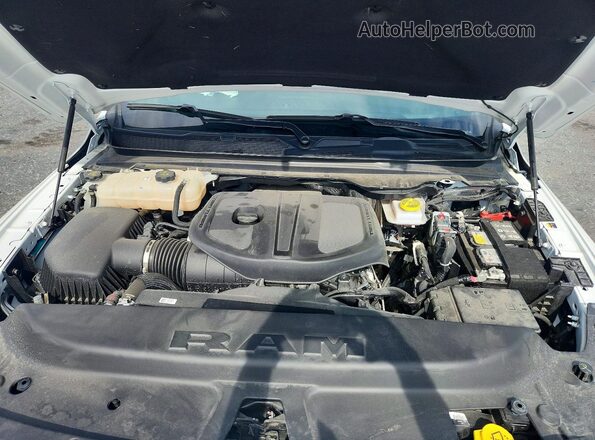 3C6SRFFP9T4159288 2026 RAM 1500 White Vista del compartimento del motor