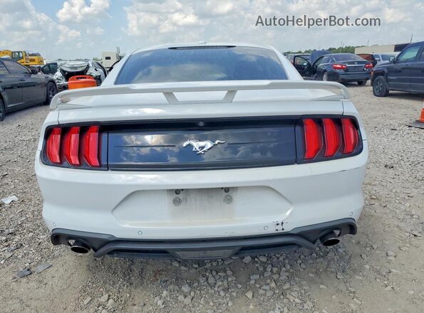 1FA6P8THXJ5175646 2018 FORD MUSTANG White Vista interior delantera