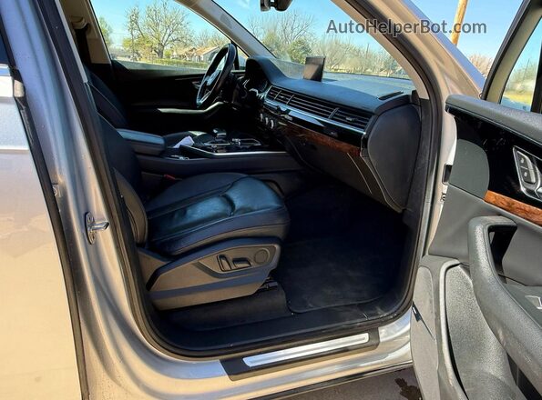 WA1LAAF72JD046552 2018 AUDI Q7 Silver Rear view