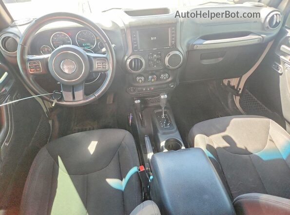 1C4BJWDG9HL686324 2017 JEEP WRANGLER Tan ხელსაწყოთა პანელის ხედი