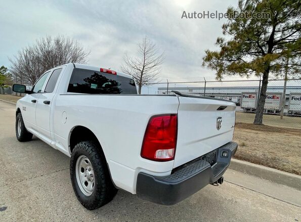 1C6RR7FG6JS274357 2018 RAM 1500 Белый Передняя правая четверть