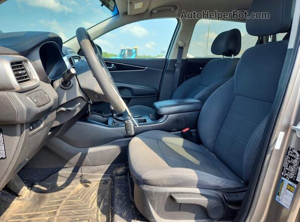 5XYPGDA52HG213131 2017 KIA SORENTO Серый Вид панели приборов