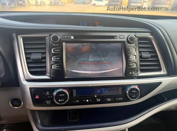 5TDJZRFH2KS968824 2019 TOYOTA HIGHLANDER Green Սալոնի դիմացի տեսք
