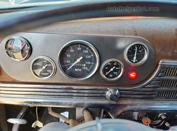 68C6488 1948 OLDSMOBILE 88 Черный Вид щитка приборов