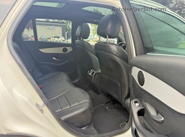 W1N0G8EB3NV376098 2022 MERCEDES-BENZ GLC-CLASS White Front interior view