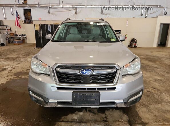 JF2SJAEC2JH527959 2018 SUBARU FORESTER Silver Հետևի տեսք