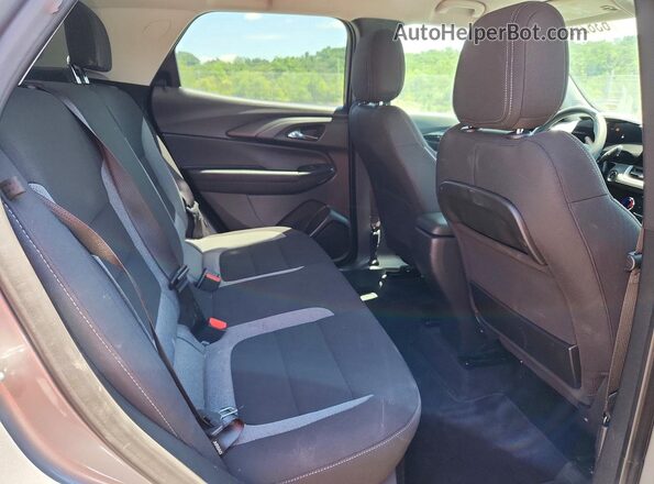 KL79MPSL0TB110628 2026 CHEVROLET TRAILBLAZER Gray Vista del compartimento del motor