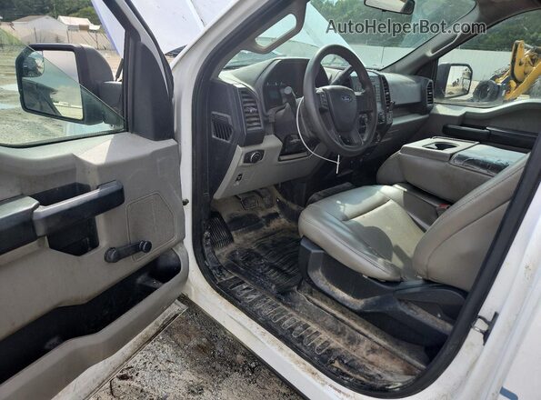 1FTMF1CB1JKD01160 2018 FORD F150 White Սարքավորումների վահանակի տեսք