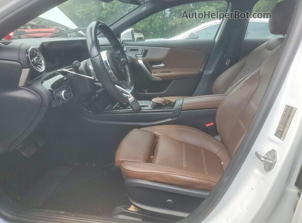 W1K3G4EB0LJ202819 2020 MERCEDES-BENZ A White Dashboard view