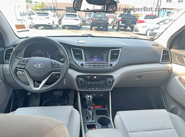 KM8J3CA29GU192143 2016 HYUNDAI TUCSON Silver Widok tylnych siedzeń