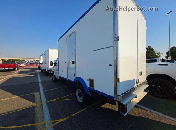 1FDWE3FK9PDD08532 2023 FORD ECONOLINE Белый Задняя правая четверть