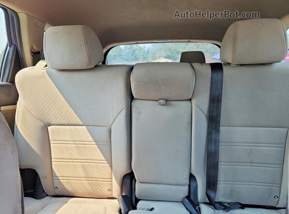 5XYPGDA34JG343643 2018 KIA SORENTO Blue Rear interior view