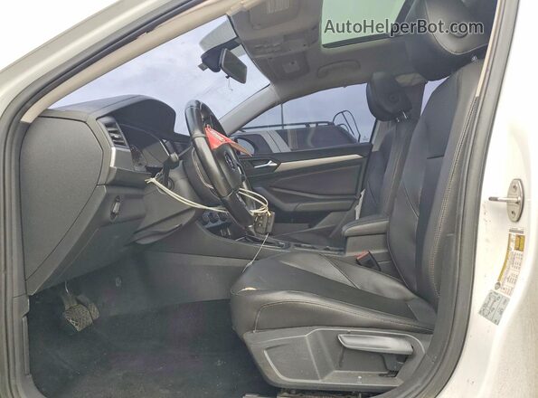 3VWC57BU7KM235807 2019 VOLKSWAGEN JETTA White Вид панелі приладів