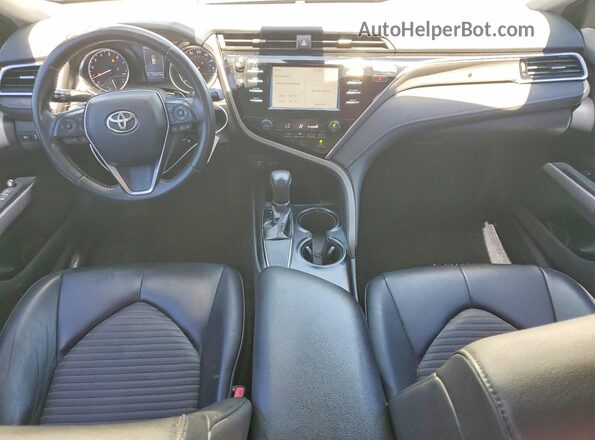 4T1B11HKXJU029254 2018 TOYOTA CAMRY Silver Widok zestawu wskaźników