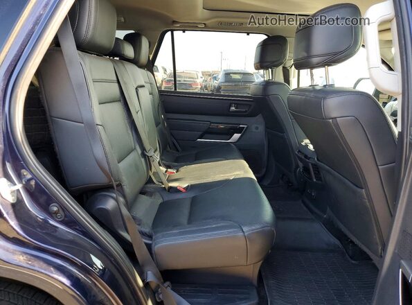 7SVAAABA5RX039531 2024 TOYOTA SEQUOIA Blue ძრავის განყოფილების ხედი