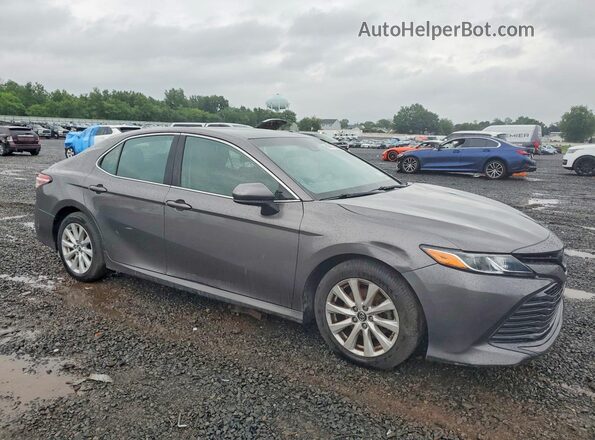 4T1B11HK5JU128340 2018 TOYOTA CAMRY Gray Դիմացի տեսք
