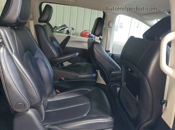 2C4RC1L74PR541162 2023 CHRYSLER PACIFICA Черный Вид подкапотного пространства