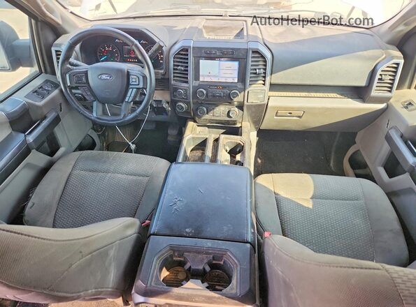 1FTEW1E58JKF39910 2018 FORD F150 Silver Widok zestawu wskaźników