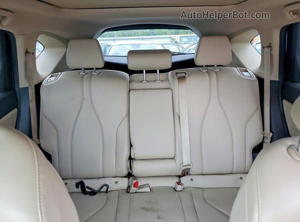 5J8TC2H39KL020667 2019 ACURA RDX White Вид задньої частини салону