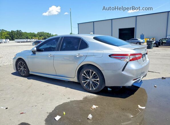 4T1B11HKXJU029254 2018 TOYOTA CAMRY Silver Tył prawy