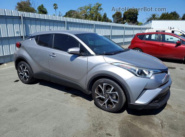 NMTKHMBX2JR032416 2018 TOYOTA C-HR Серебряный Вид спереди