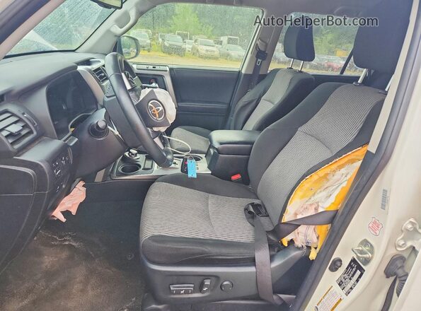 JTEMU5JR7N5990005 2022 TOYOTA 4RUNNER White Widok deski rozdzielczej