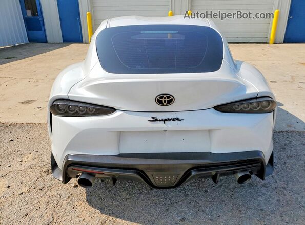 WZ1DB0C01MW042902 2021 TOYOTA GR White Սալոնի դիմացի տեսք