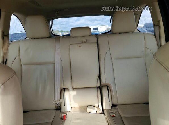 5TDJZRFH0HS416912 2017 TOYOTA HIGHLANDER White უკანა სალონის ხედი