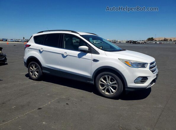 1FMCU0GD6JUD07995 2018 FORD ESCAPE White წინა ხედი