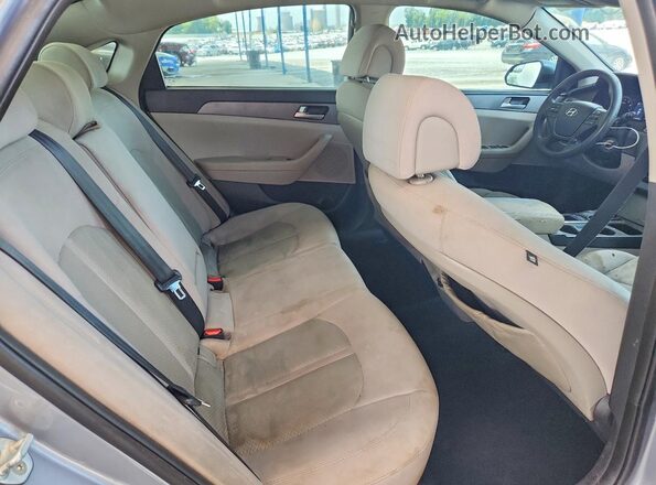 5NPE24AFXGH395716 2016 HYUNDAI SONATA Silver Vista interior trasera