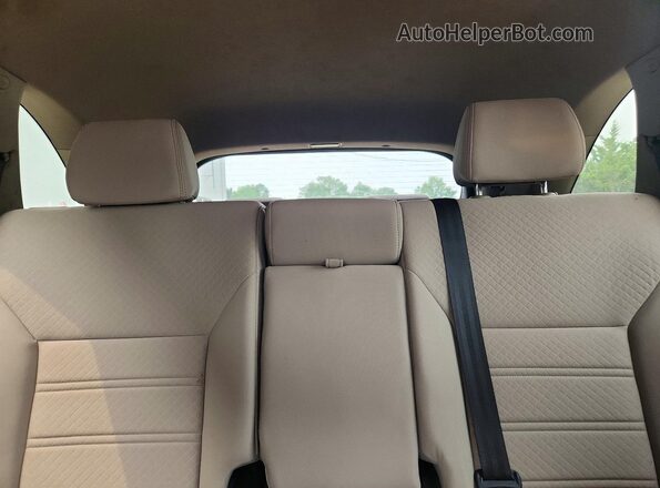 5XYPGDA5XHG240299 2017 KIA SORENTO Burgundy Vista interior trasera