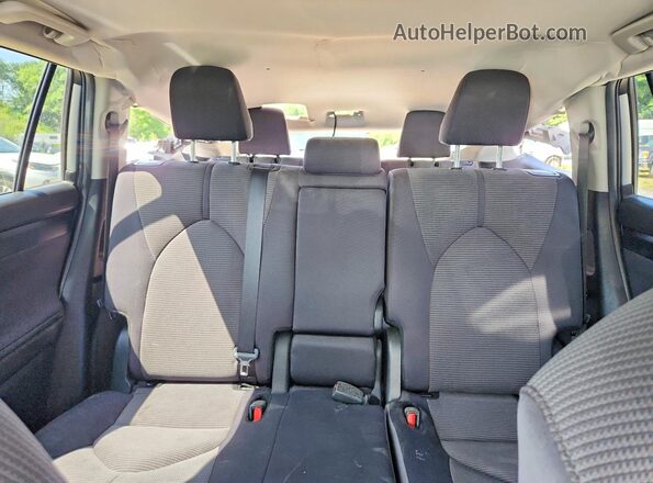 5TDKDRBH8RS550769 2024 TOYOTA HIGHLANDER Silver უკანა სალონის ხედი