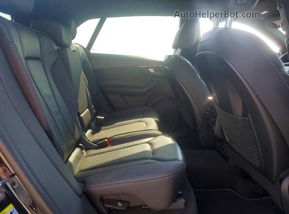 WA1AVAF10KD013428 2019 AUDI Q8 Black Widok komory silnika