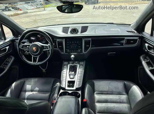 WP1AG2A56HLB55313 2017 PORSCHE MACAN Black Rear view