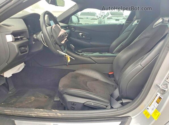 WZ1DB2C06NW048935 2022 TOYOTA GR Silver Առջևի վահանակի տեսք