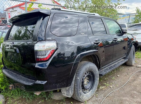 JTEBU5JR3J5536724 2018 TOYOTA 4RUNNER Black Widok z przodu