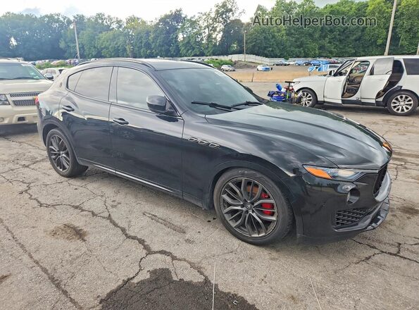 ZN661XUA8JX299215 2018 MASERATI LEVANTE Black Front view