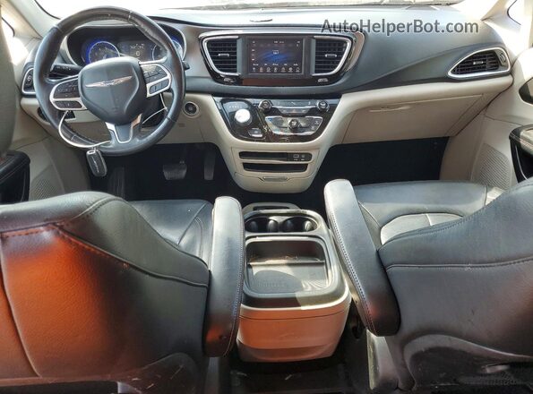 2C4RC1BG5LR279681 2020 CHRYSLER PACIFICA Silver ხელსაწყოთა პანელის ხედი