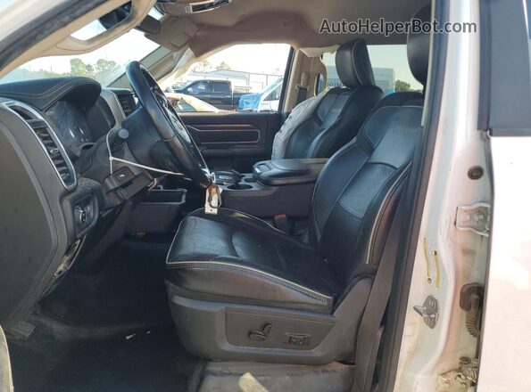 3C6UR5FL7LG110962 2020 RAM 2500 White Vista del salpicadero