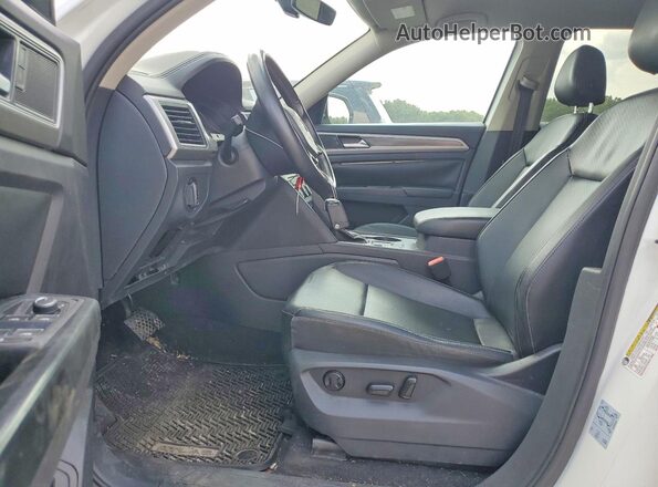1V2DP2CA0JC600402 2018 VOLKSWAGEN ATLAS White Vista del salpicadero