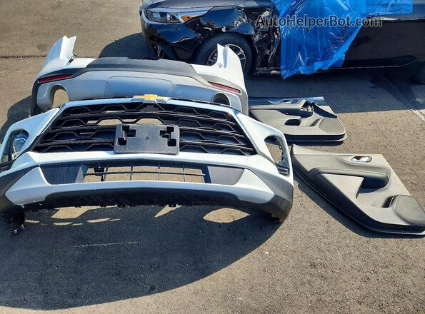 3GNKBHR4XSS230039 2025 CHEVROLET BLAZER White 360 interior view