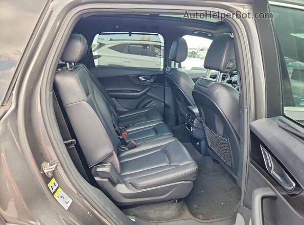 WA1VAAF78JD054762 2018 AUDI Q7 Gray ძრავის განყოფილების ხედი