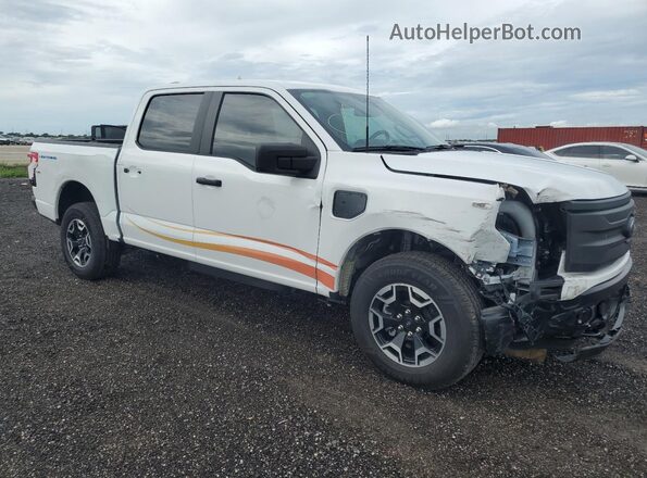 1FT6W1EV0PWG32426 2023 FORD F-150 LIGHTNING Белый Вид спереди