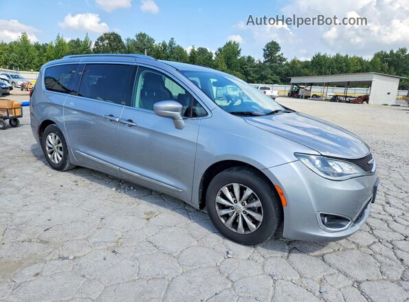 2C4RC1BG3JR233845 2018 CHRYSLER PACIFICA Silver Вид спереду